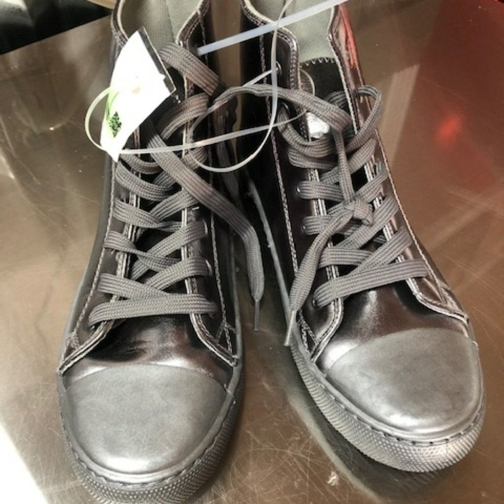 Qupid Silver High Top Tennis Shoes - Size 9